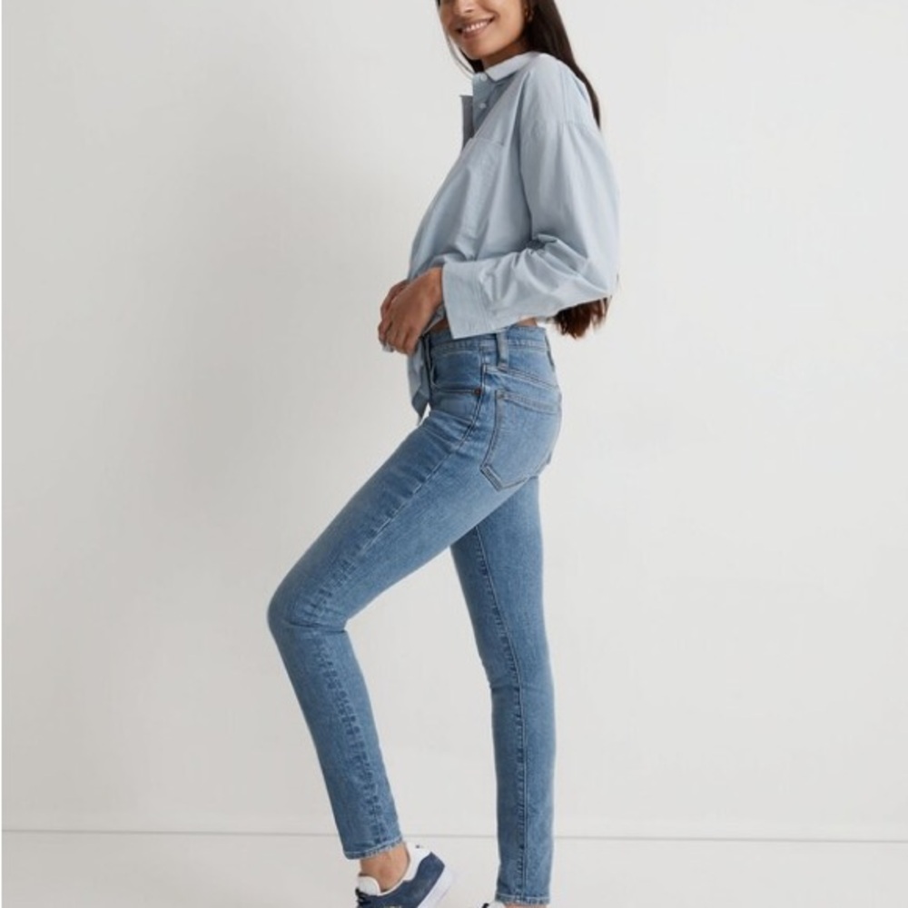 Madewell Mid-Rise Skinny Jeans in Cloverdale Wash